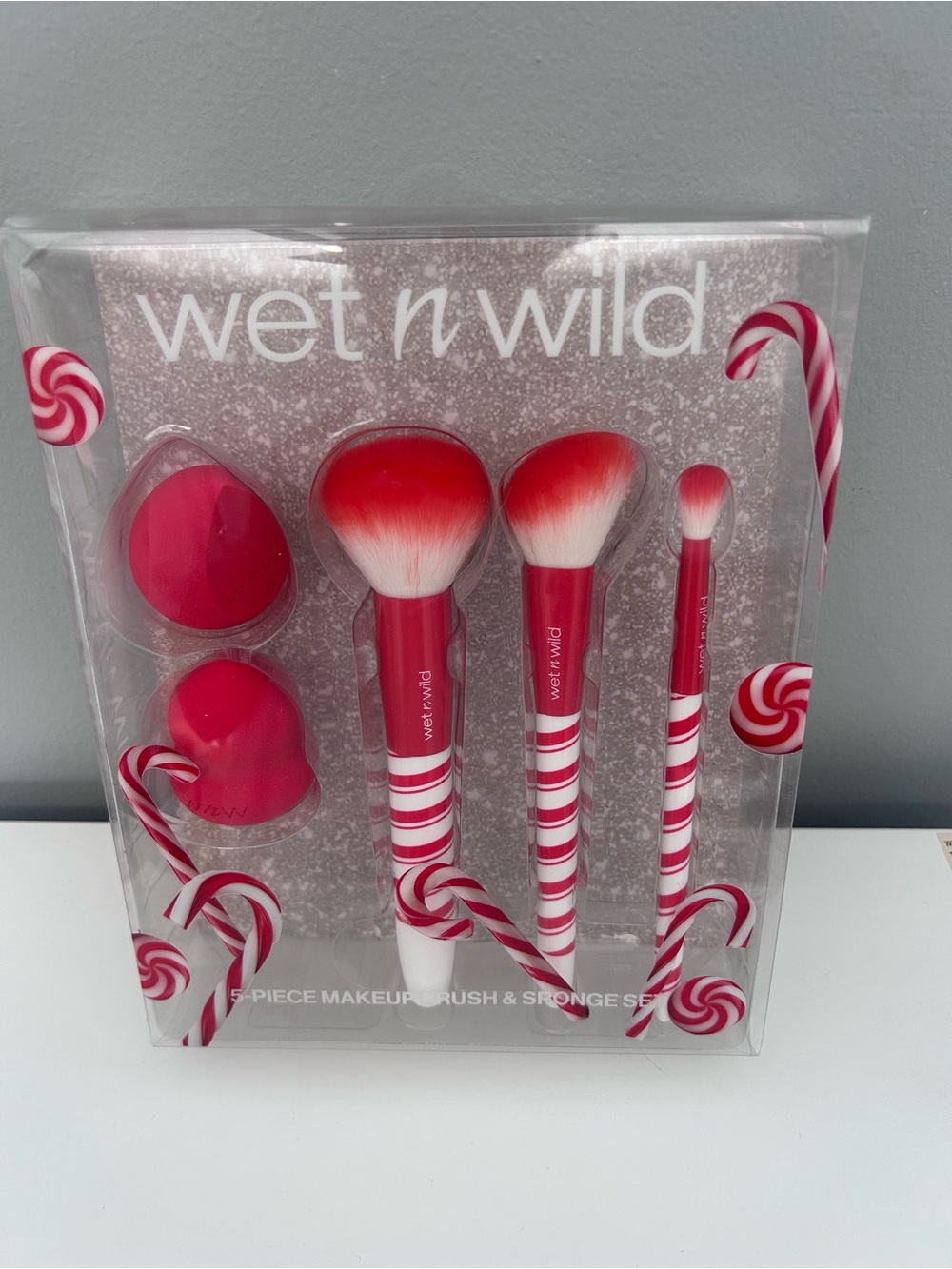 wet n wild Pink & White Candy Cane 5-Piece Brush and Sponge Set